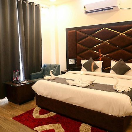 Hotel Shreya Galaxy With Swimming Pool- Best Property In Haridwār Exterior foto